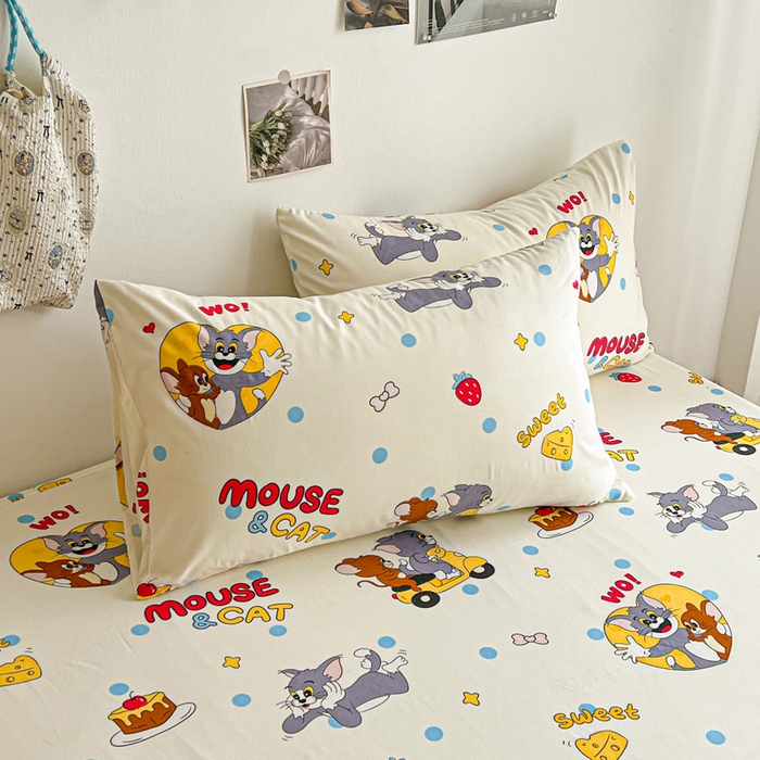 91家纺网 家纺一手货源 找家纺 罗亿家纺 2025新款卡通水洗云朵棉110g单床笠 小猫和小鼠