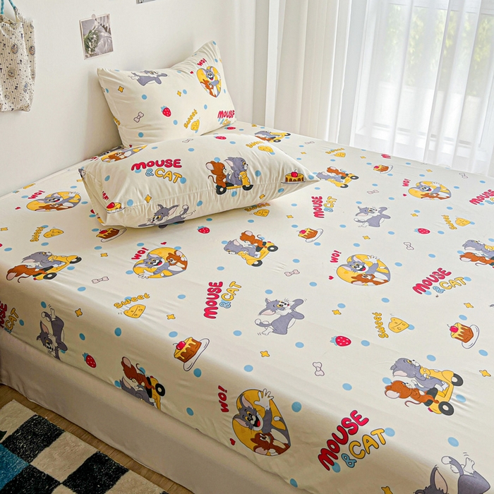 91家纺网 家纺一手货源 找家纺 罗亿家纺 2025新款卡通水洗云朵棉110g单床笠 小猫和小鼠