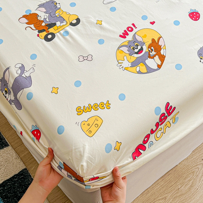 91家纺网 家纺一手货源 找家纺 罗亿家纺 2025新款卡通水洗云朵棉110g单床笠 小猫和小鼠