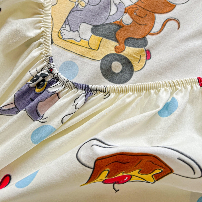 91家纺网 家纺一手货源 找家纺 罗亿家纺 2025新款卡通水洗云朵棉110g单床笠 小猫和小鼠