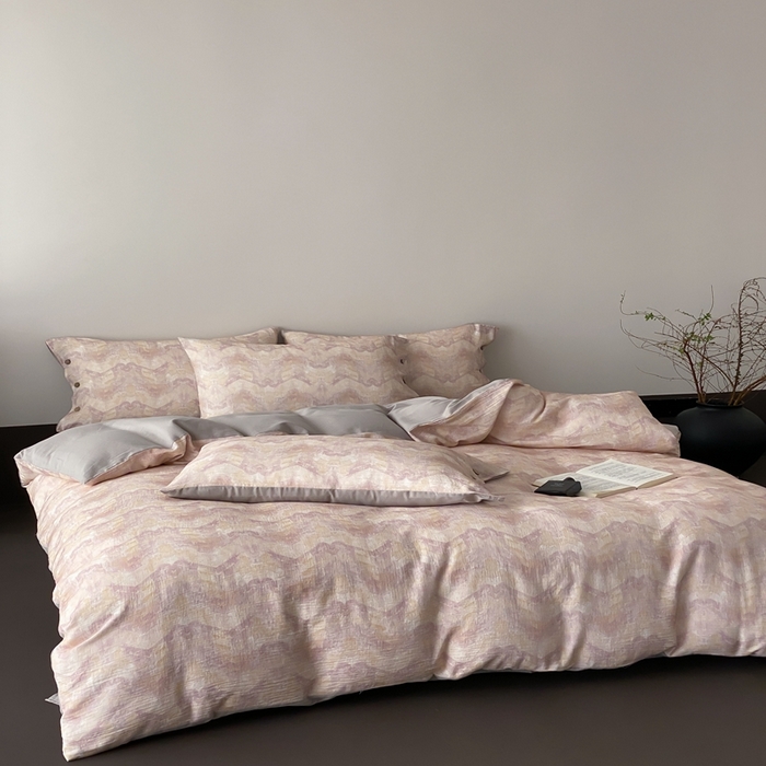 91家纺网 家纺一手货源 找家纺 （总）赫帛 2025新款数码印花皱皱纱60支全棉双层纱四件套--云岫霓裳