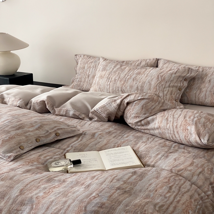 91家纺网 家纺一手货源 找家纺 （总）赫帛 2025新款数码印花皱皱纱60支全棉双层纱四件套-云屿沁棕