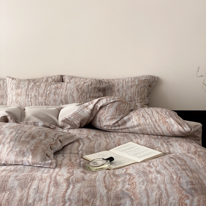 91家纺网 家纺一手货源 找家纺 （总）赫帛 2025新款数码印花皱皱纱60支全棉双层纱四件套-云屿沁棕