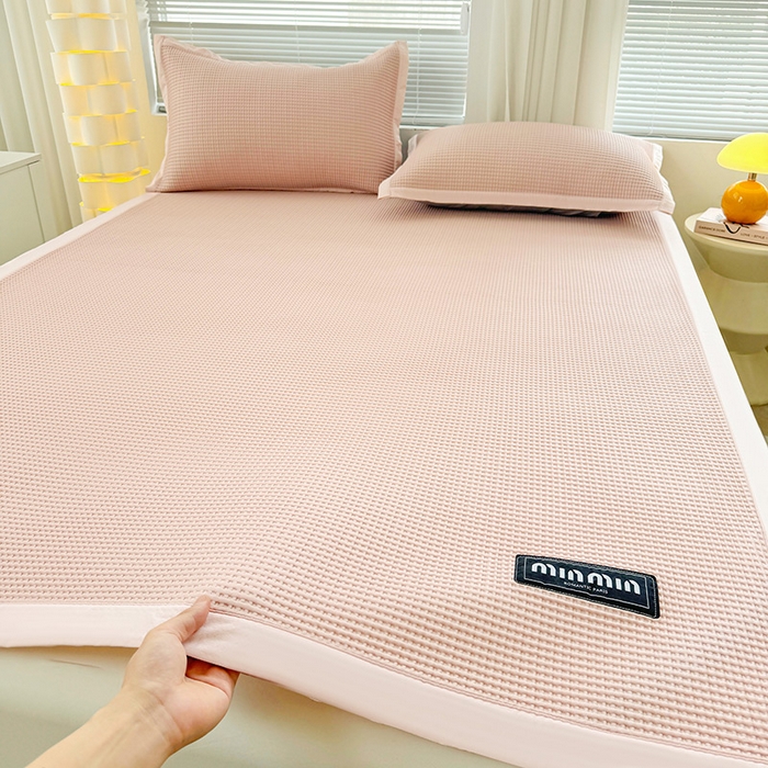 91家纺网 家纺一手货源 找家纺 如一 2025新款A类PE冰豆豆复合三明治凉席时尚款 时尚-蜜桃粉