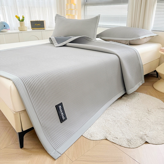 91家纺网 家纺一手货源 找家纺 如一 2025新款A类PE冰豆豆复合三明治凉席时尚款 时尚-摩登灰