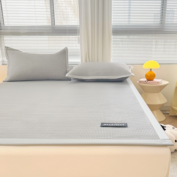 91家纺网 家纺一手货源 找家纺 如一 2025新款A类PE冰豆豆复合三明治凉席时尚款 时尚-摩登灰