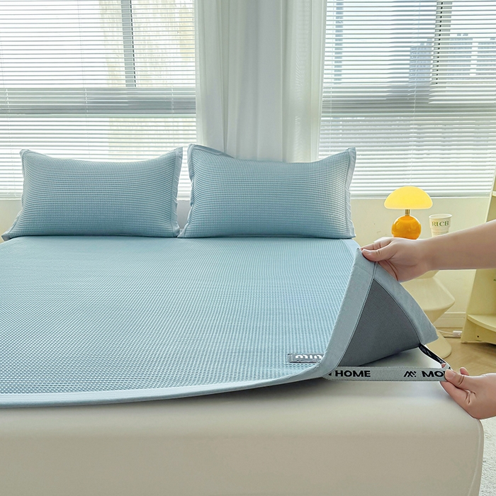 91家纺网 家纺一手货源 找家纺 如一 2025新款A类PE冰豆豆复合三明治凉席时尚款 时尚-冰川蓝