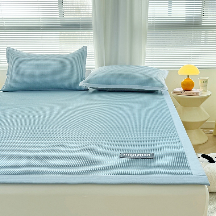 91家纺网 家纺一手货源 找家纺 如一 2025新款A类PE冰豆豆复合三明治凉席时尚款 时尚-冰川蓝