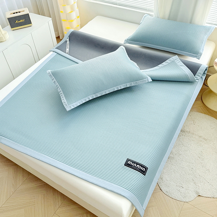 91家纺网 家纺一手货源 找家纺 如一 2025新款A类PE冰豆豆复合三明治凉席时尚款 时尚-冰川蓝