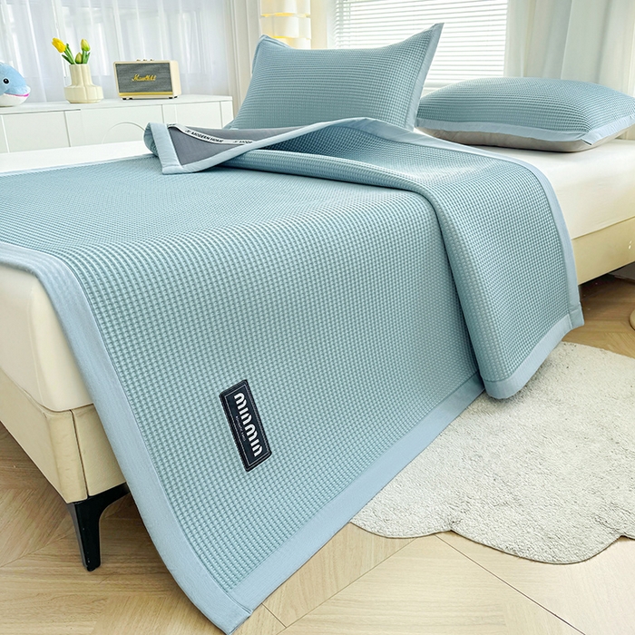 91家纺网 家纺一手货源 找家纺 如一 2025新款A类PE冰豆豆复合三明治凉席时尚款 时尚-冰川蓝