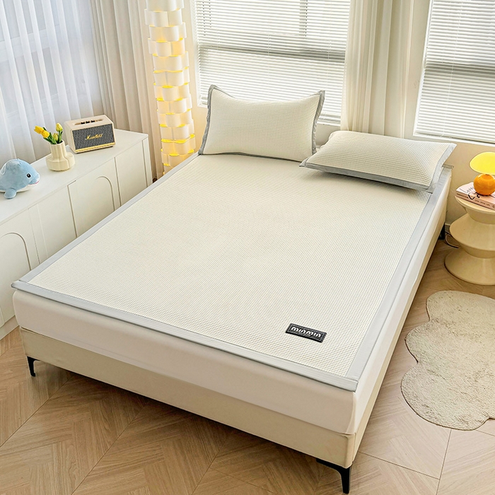 91家纺网 家纺一手货源 找家纺 如一 2025新款A类PE冰豆豆复合三明治凉席时尚款 时尚-奶昔白