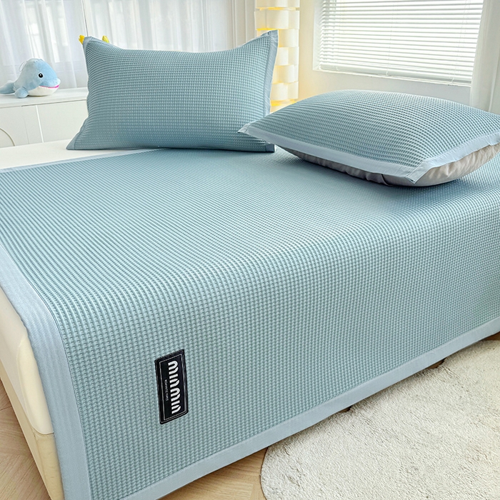 91家纺网 家纺一手货源 找家纺 如一 2025新款A类PE冰豆豆复合三明治凉席时尚款 时尚-冰川蓝