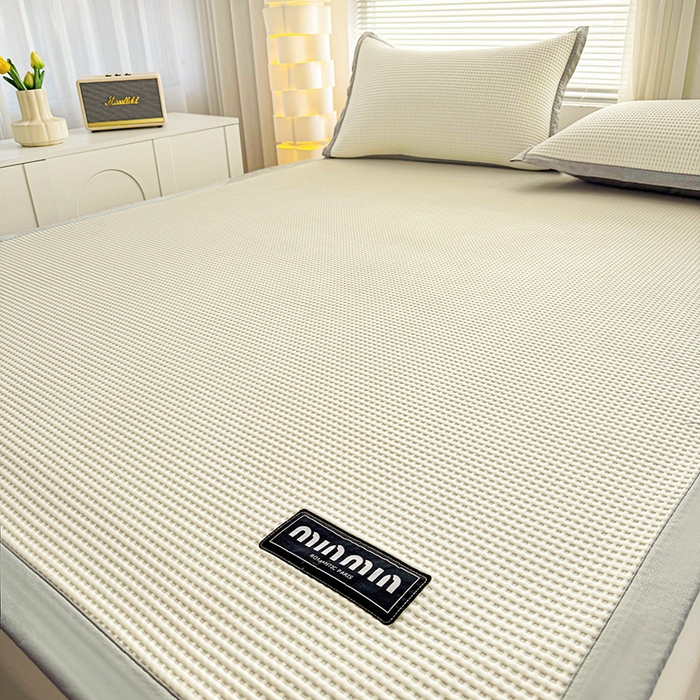 91家纺网 家纺一手货源 找家纺 如一 2025新款A类PE冰豆豆复合三明治凉席时尚款 时尚-奶昔白