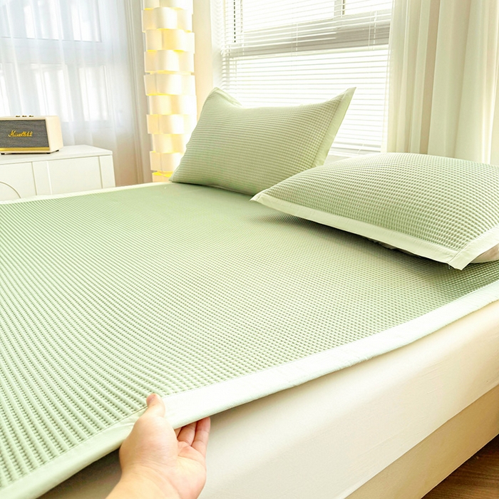 91家纺网 家纺一手货源 找家纺 如一 2025新款A类PE冰豆豆复合三明治凉席时尚款 时尚-莫奈绿