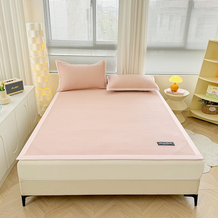 91家纺网 家纺一手货源 找家纺 如一 2025新款A类PE冰豆豆复合三明治凉席时尚款 时尚-蜜桃粉