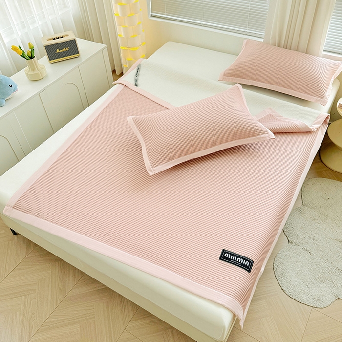 91家纺网 家纺一手货源 找家纺 如一 2025新款A类PE冰豆豆复合三明治凉席时尚款 时尚-蜜桃粉