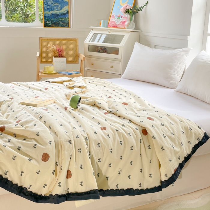 91家纺网 家纺一手货源 找家纺 2025新款全棉60支单层纱花边夏被 芬妮