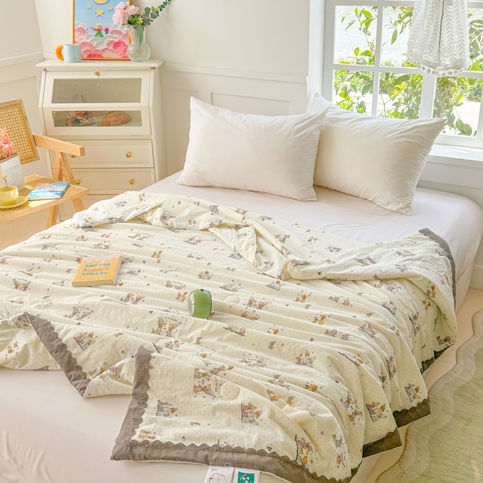 91家纺网 家纺一手货源 找家纺 2025新款全棉60支单层纱花边夏被 格林童话