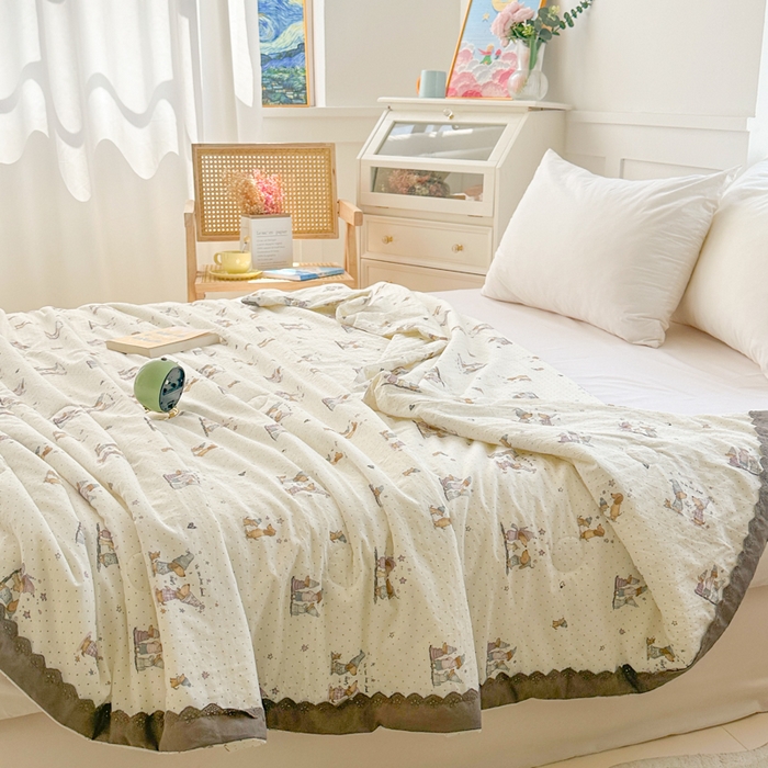 91家纺网 家纺一手货源 找家纺 2025新款全棉60支单层纱花边夏被 格林童话