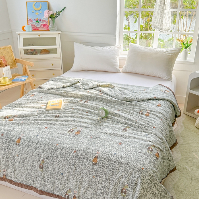 91家纺网 家纺一手货源 找家纺 2025新款全棉60支单层纱花边夏被 可爱软萌