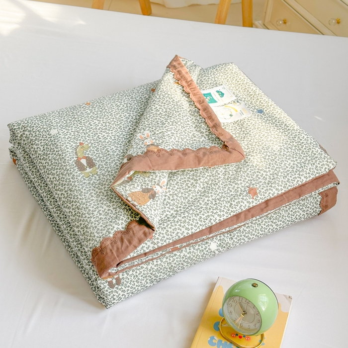 91家纺网 家纺一手货源 找家纺 2025新款全棉60支单层纱花边夏被 可爱软萌