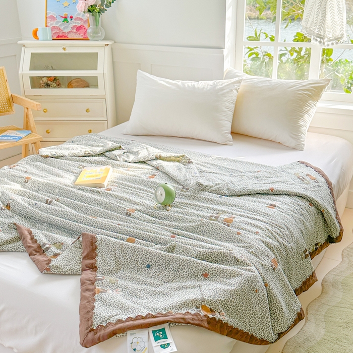 91家纺网 家纺一手货源 找家纺 2025新款全棉60支单层纱花边夏被 可爱软萌