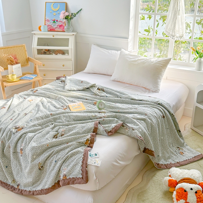 91家纺网 家纺一手货源 找家纺 2025新款全棉60支单层纱花边夏被 可爱软萌