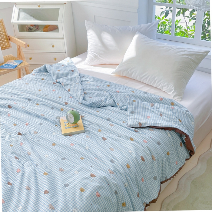 91家纺网 家纺一手货源 找家纺 2025新款全棉60支单层纱花边夏被 蓝格猫