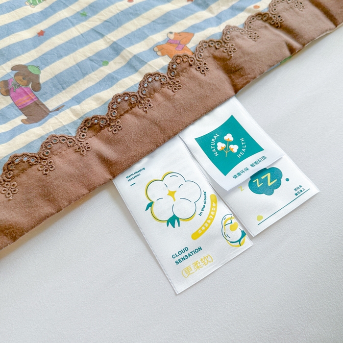 91家纺网 家纺一手货源 找家纺 2025新款全棉60支单层纱花边夏被 萌狗乐园