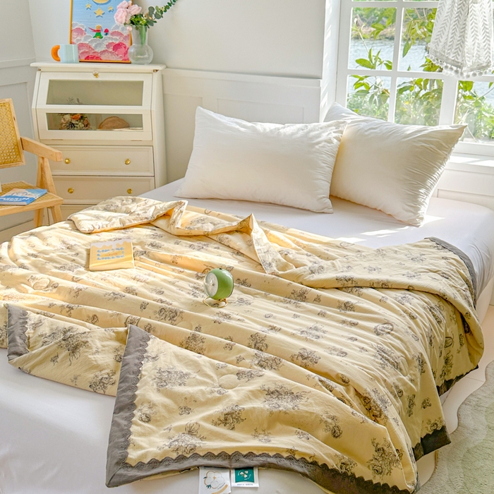 91家纺网 家纺一手货源 找家纺 2025新款全棉60支单层纱花边夏被 奈丝洛