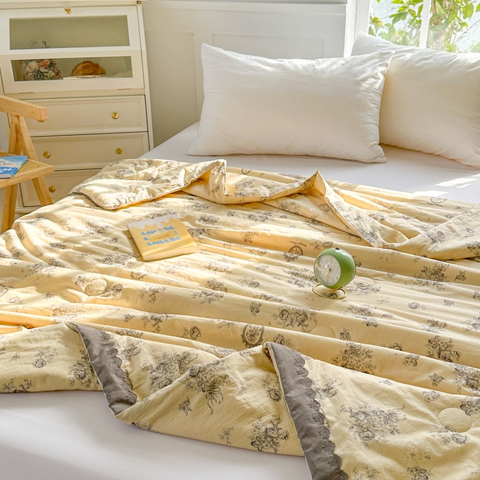 91家纺网 家纺一手货源 找家纺 2025新款全棉60支单层纱花边夏被 奈丝洛