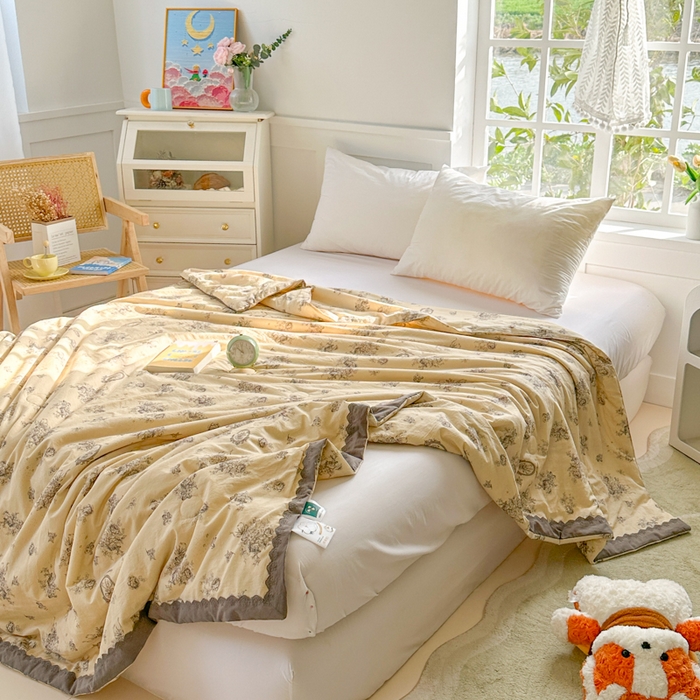 91家纺网 家纺一手货源 找家纺 2025新款全棉60支单层纱花边夏被 奈丝洛