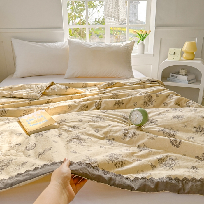 91家纺网 家纺一手货源 找家纺 2025新款全棉60支单层纱花边夏被 奈丝洛