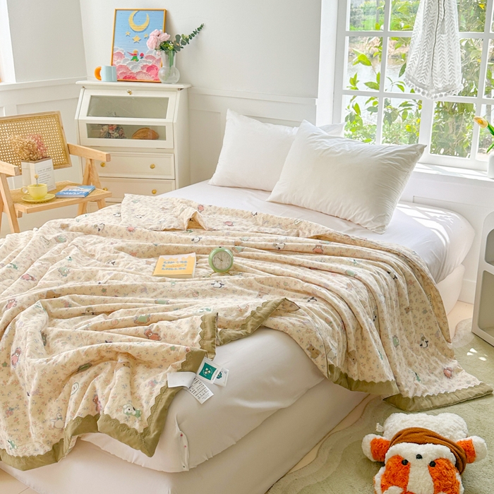 91家纺网 家纺一手货源 找家纺 2025新款全棉60支单层纱花边夏被 田园拾趣