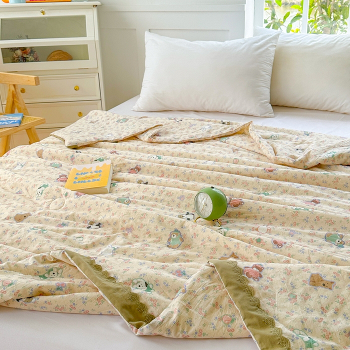 91家纺网 家纺一手货源 找家纺 2025新款全棉60支单层纱花边夏被 田园拾趣