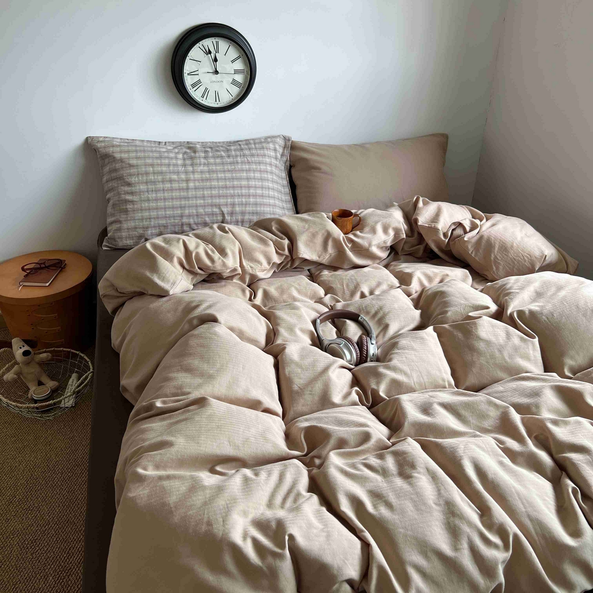 91家纺网 家纺一手货源 找家纺 2025新款全棉人字纹四件套（茶色山野） 茶色山野（咖大格混搭奶咖）