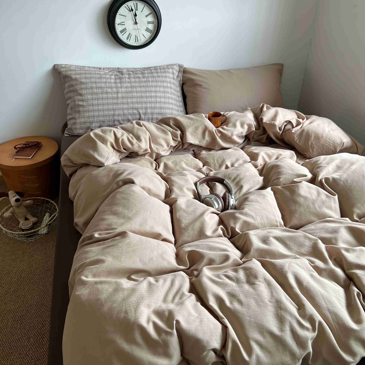 91家纺网 家纺一手货源 找家纺 2025新款全棉人字纹四件套（茶色山野） 茶色山野（咖大格混搭奶咖）