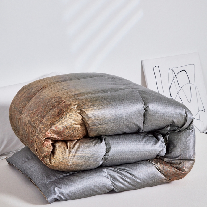 91家纺网 家纺一手货源 找家纺 御眠纺羽绒被壳 2024新品高端糯糯棉印花羽绒被鹅绒被冬被春秋被被子被芯 沐浴灰金