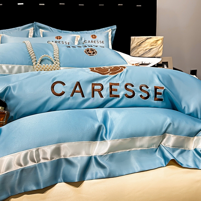 91家纺网 家纺一手货源 找家纺 妮恒美家纺 2025新款A版水洗真丝天丝B版纯棉刺绣绣花四件套全棉被套床单床笠款四件套 梦恋-宾利蓝＋白奶咖