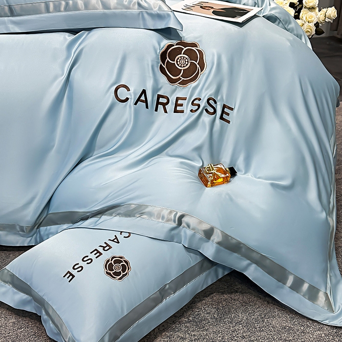 91家纺网 家纺一手货源 找家纺 妮恒美家纺 2025新款A版水洗真丝天丝B版纯棉刺绣绣花四件套全棉被套床单床笠款四件套 梦恋-海蓝灰