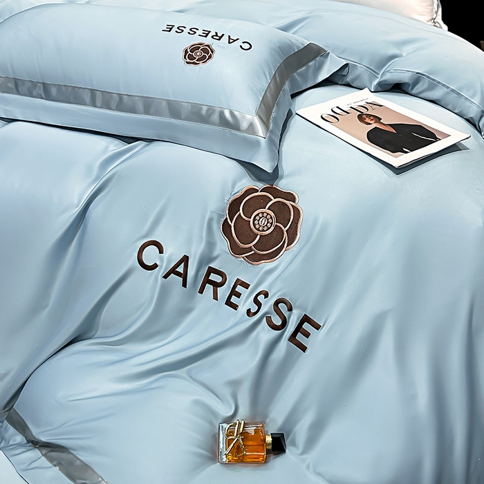 91家纺网 家纺一手货源 找家纺 妮恒美家纺 2025新款A版水洗真丝天丝B版纯棉刺绣绣花四件套全棉被套床单床笠款四件套 梦恋-海蓝灰