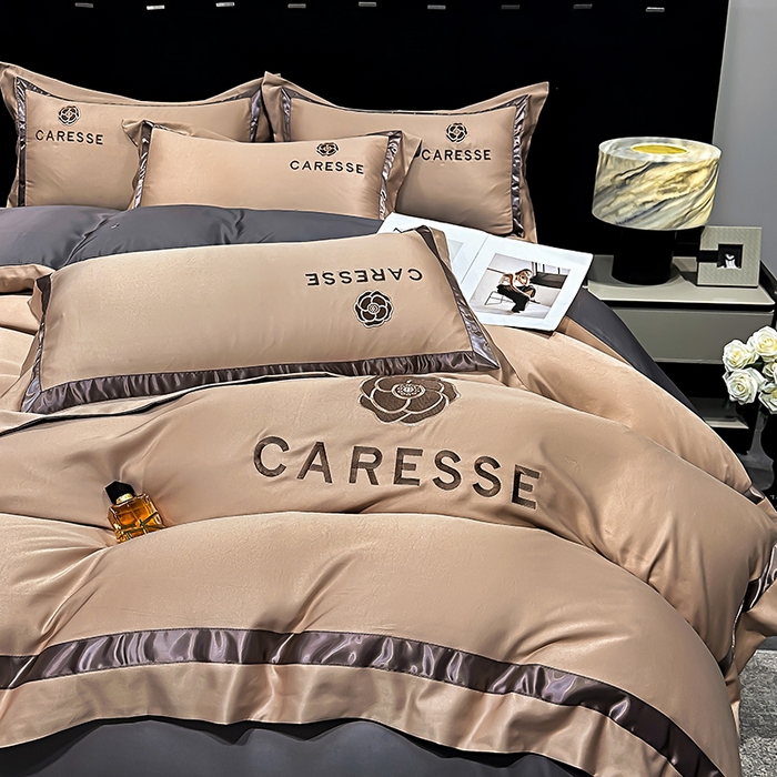 91家纺网 家纺一手货源 找家纺 妮恒美家纺 2025新款A版水洗真丝天丝B版纯棉刺绣绣花四件套全棉被套床单床笠款四件套 梦恋-金驼