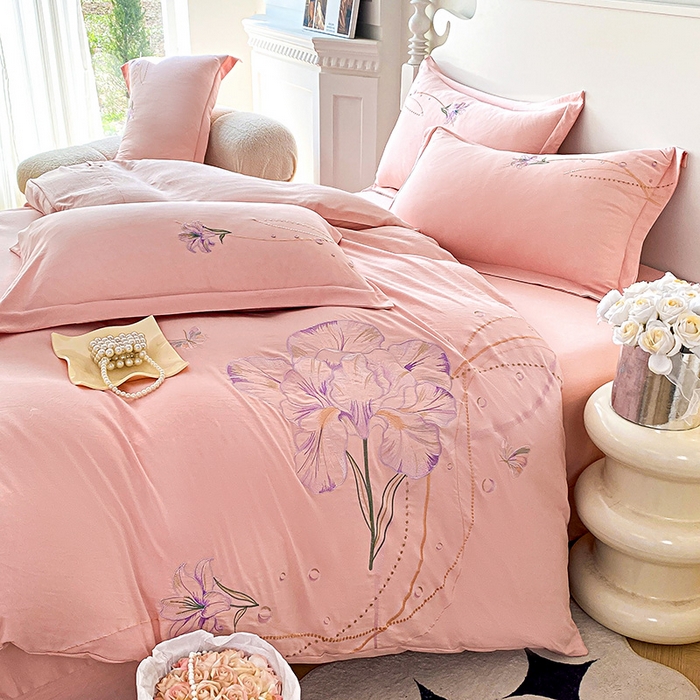 91家纺网 家纺一手货源 找家纺 （总）大麦乐田 2025新款刺绣床裙款四件套-轻舞飞扬