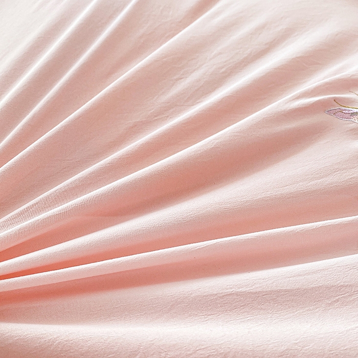 91家纺网 家纺一手货源 找家纺 （总）大麦乐田 2025新款刺绣床裙款四件套-轻舞飞扬