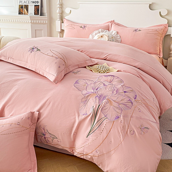 91家纺网 家纺一手货源 找家纺 （总）大麦乐田 2025新款刺绣床裙款四件套-轻舞飞扬