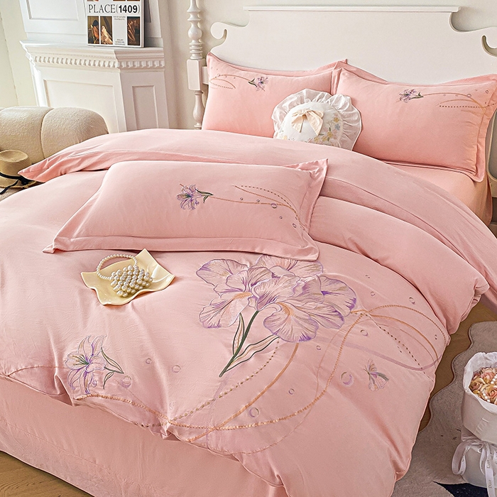 91家纺网 家纺一手货源 找家纺 （总）大麦乐田 2025新款刺绣床裙款四件套-轻舞飞扬