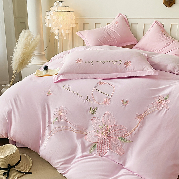 91家纺网 家纺一手货源 找家纺 大麦乐田 2025新款刺绣床裙款四件套-百合花 百合花 粉玉