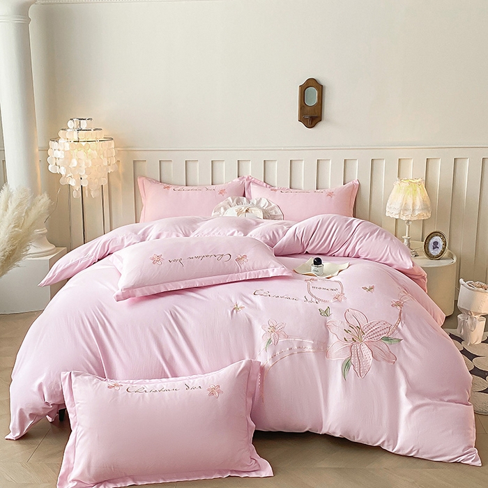 91家纺网 家纺一手货源 找家纺 大麦乐田 2025新款刺绣床裙款四件套-百合花 百合花 粉玉