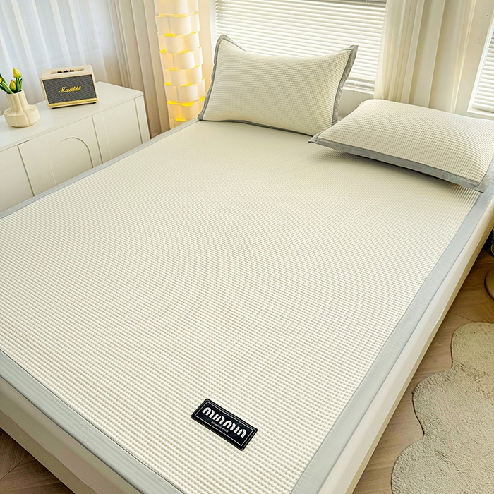 91家纺网 家纺一手货源 找家纺 （总）如一 2025新款A类PE冰豆豆复合三明治凉席时尚款