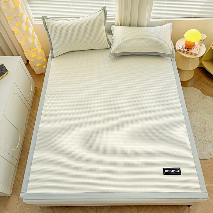 91家纺网 家纺一手货源 找家纺 （总）如一 2025新款A类PE冰豆豆复合三明治凉席时尚款